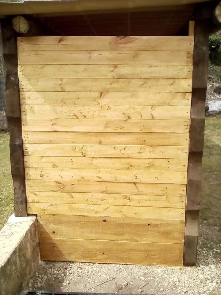 Reclaimed pallet shed