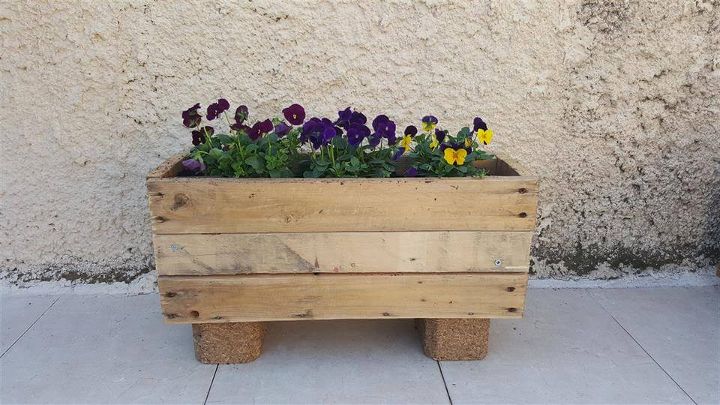 wooden planter made of pallets