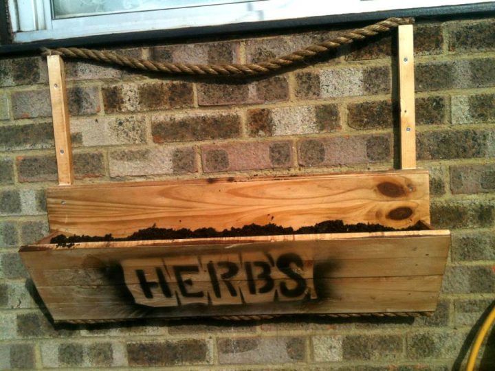 Pallet Wall Hanging Herb Planter