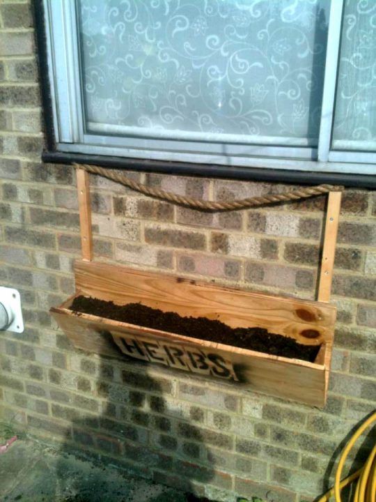 Pallet Wall Hanging Herb Planter