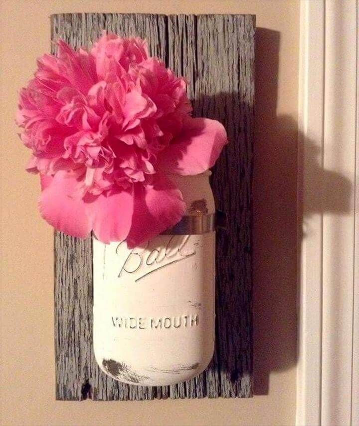 small and cute pallet flower jar holder