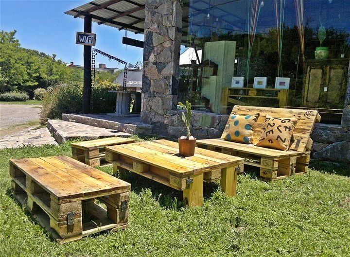 Wooden pallet outdoor seating