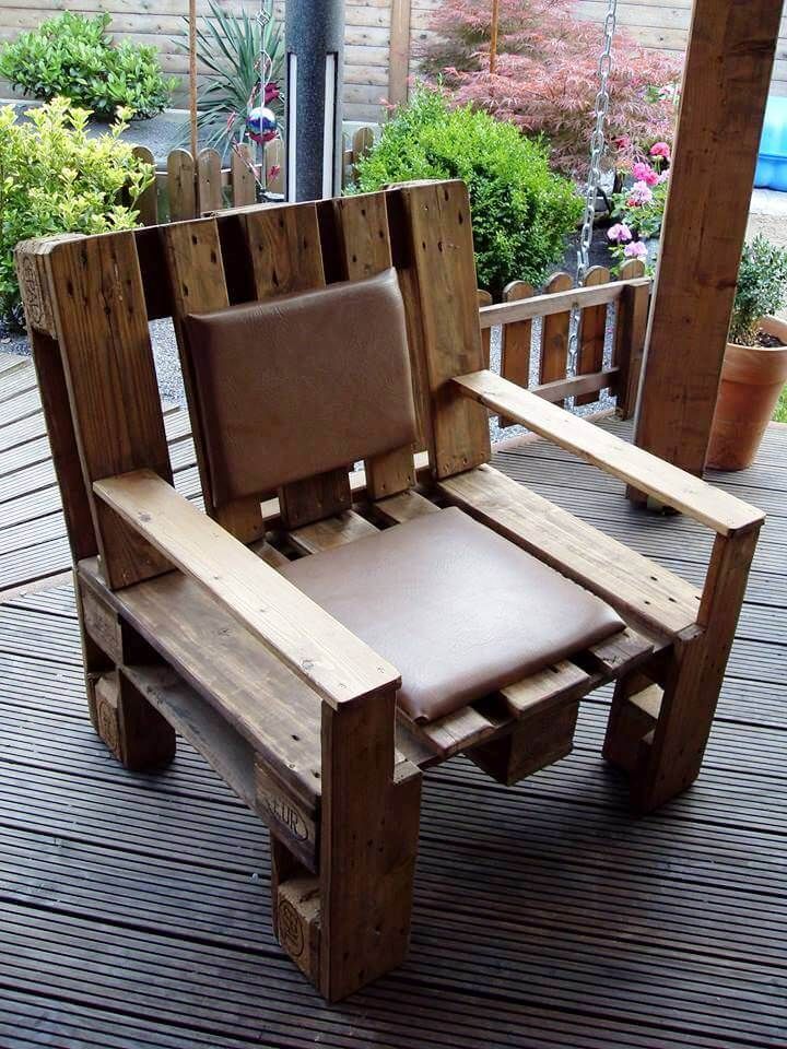 robust wide pallet patio chair
