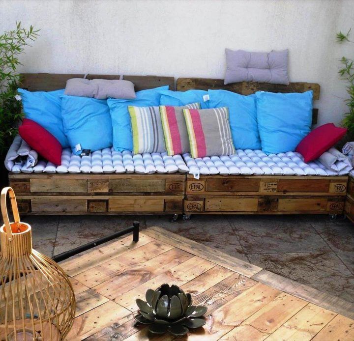 Low-Cost yet Stylish Pallet Sofa Set