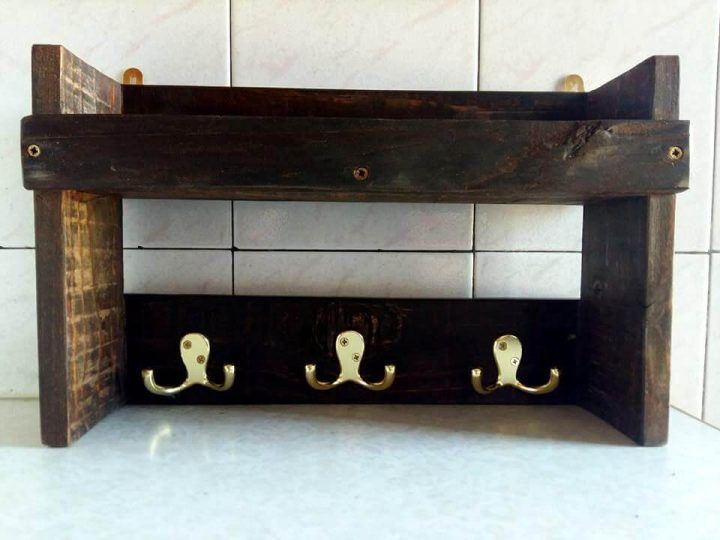 Upcycled Pallet Key Rack with Shelf