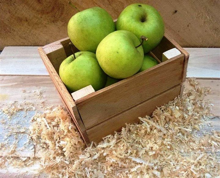 handmade pallet box for fruits and breads