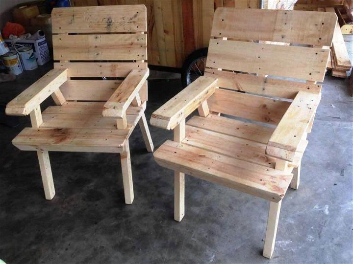 cute and fun looking pallet chairs