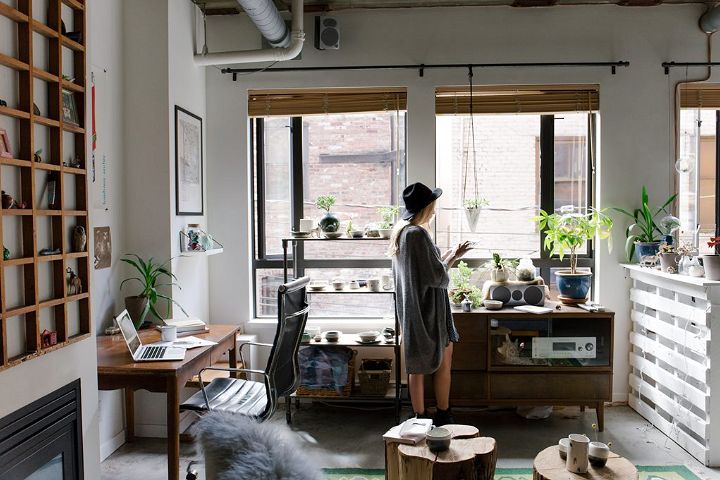 Creating a Modern Design for a Teenagers Room Using Pallets